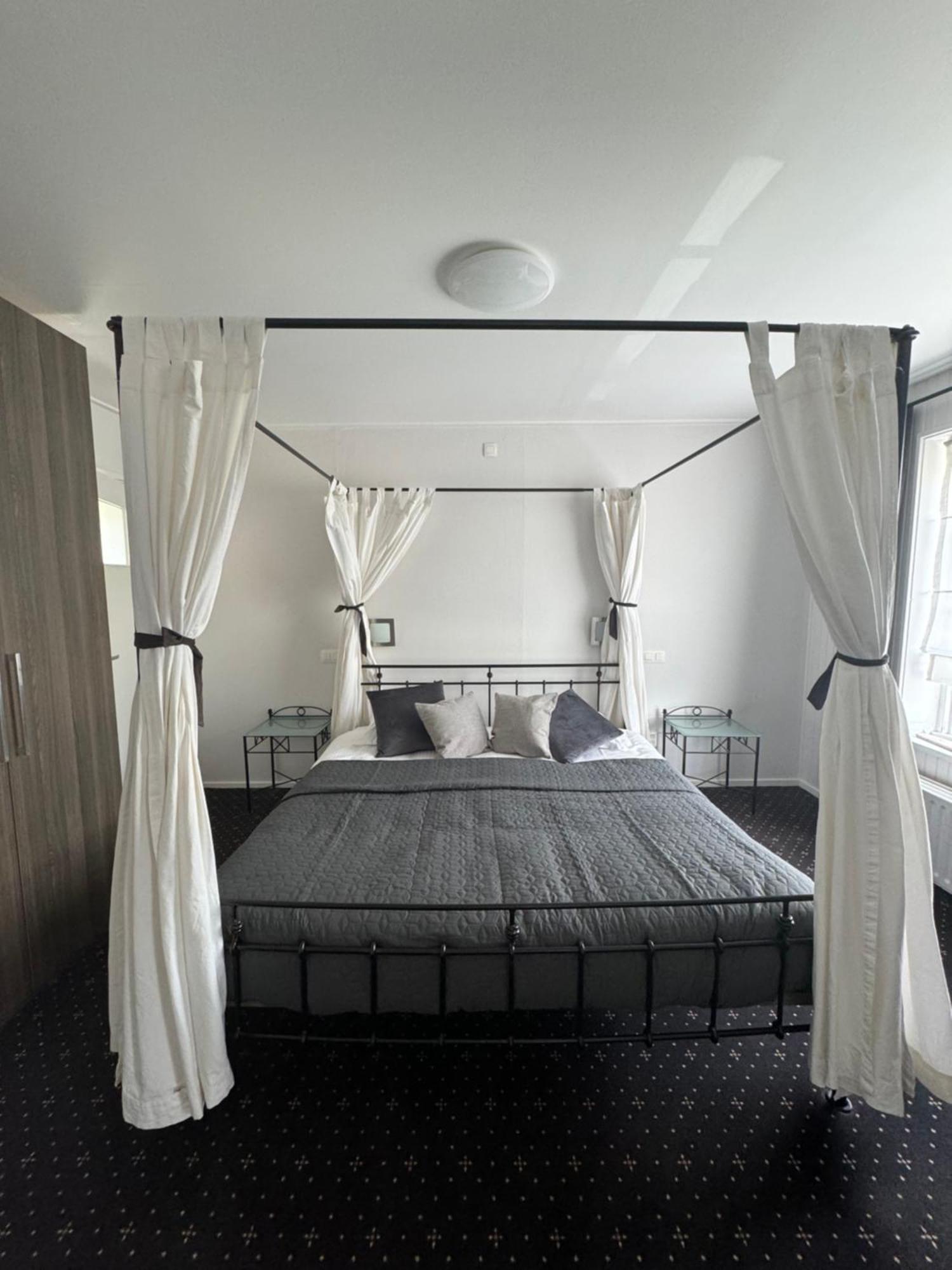 Bed and Breakfast Ouwe Schuure Sluis Exterior foto